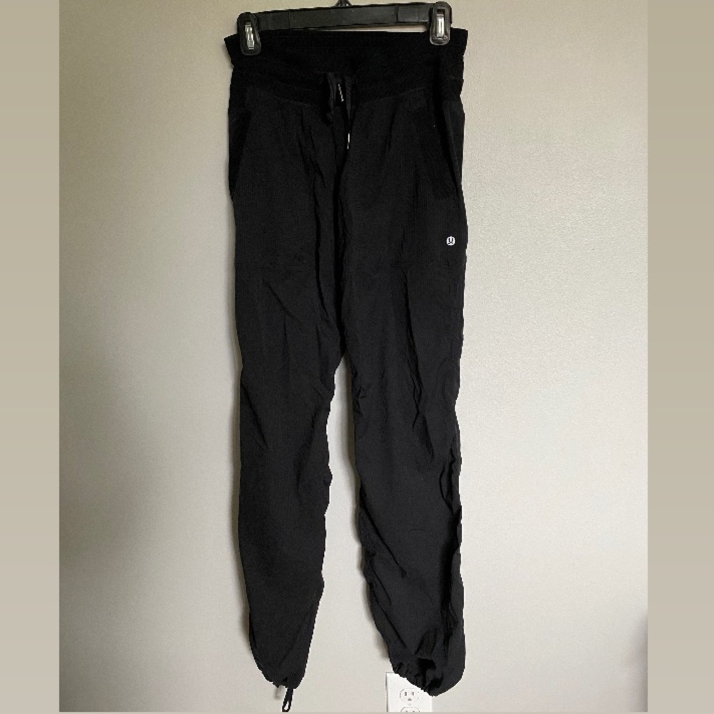 Lululemon Dance Studio mid-rise pants - Like new